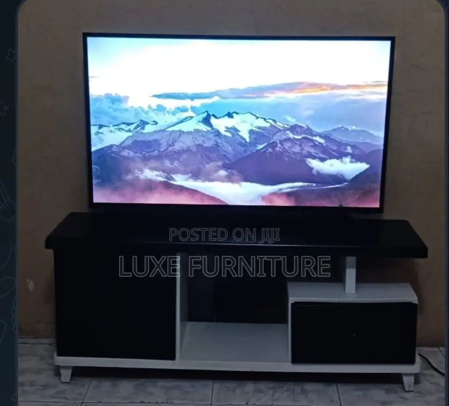 ፅዱ ስማርት ቲቪ ከነ የቲቪ ስታንዱ (TV + TV Stand Combo)