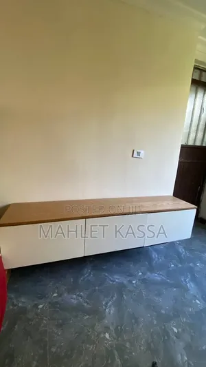 1.50 TV Stand