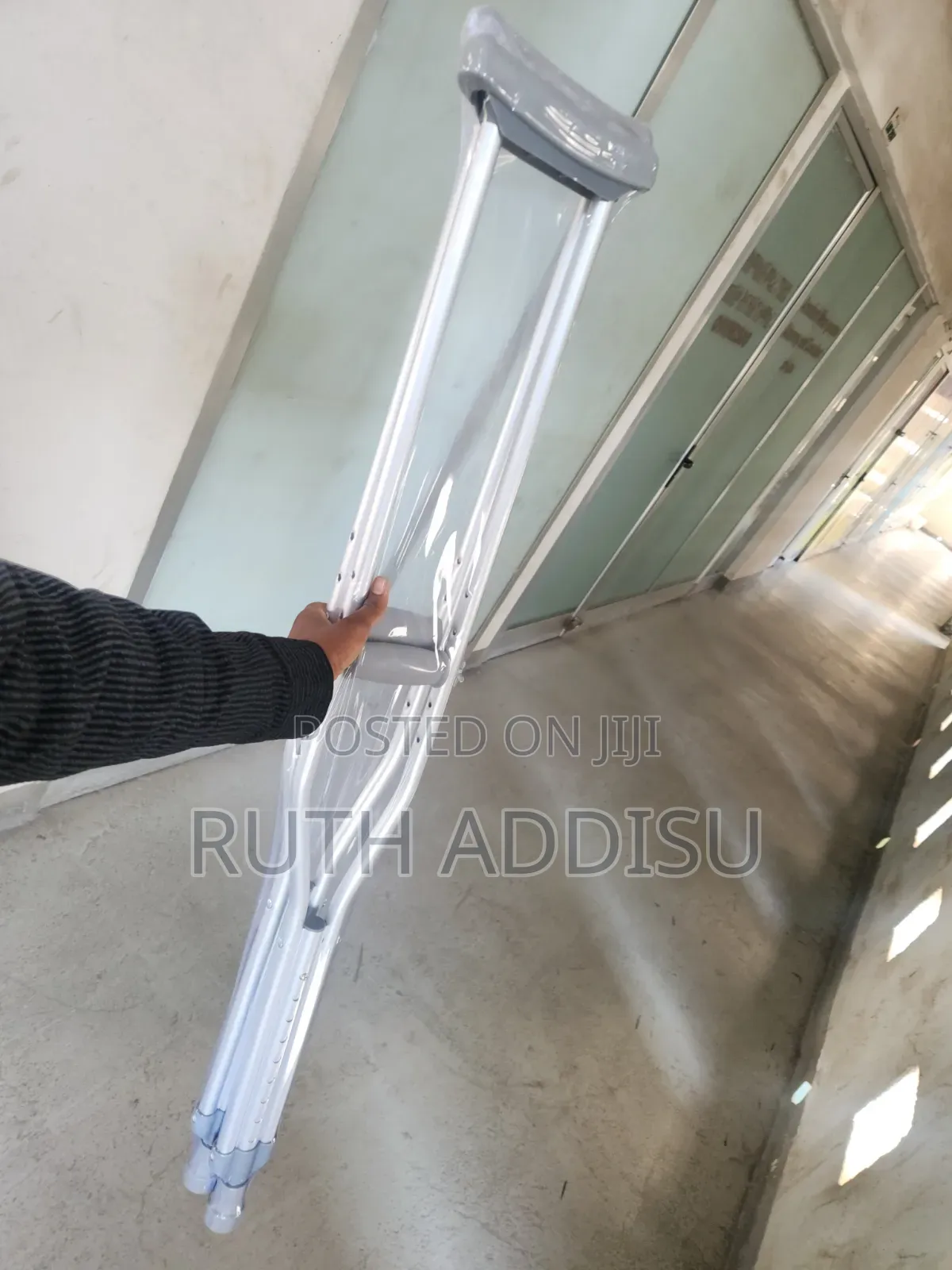 Axillary Bilateral crutches鳵不Axillary Bilateral Crutches鳵了crutches New
