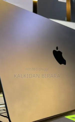 New Laptop Apple MacBook Air 2022 M2 8GB Intel Core i7 SSD 512GB
