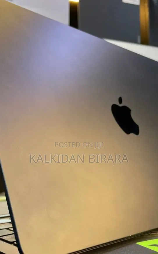 New Laptop Apple MacBook Air 2022 M2 8GB Intel Core i7 SSD 512GB
