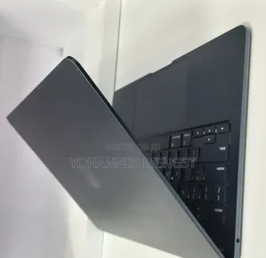 New Laptop Apple MacBook Air 2022 M2 8GB Apple M2 SSD 256GB