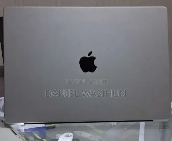New Laptop Apple MacBook Pro 2021 M1 32GB Apple M1 Pro SSD 512GB