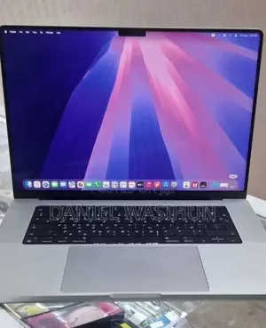 New Laptop Apple MacBook Pro 2021 M1 32GB Apple M1 Pro SSD 512GB