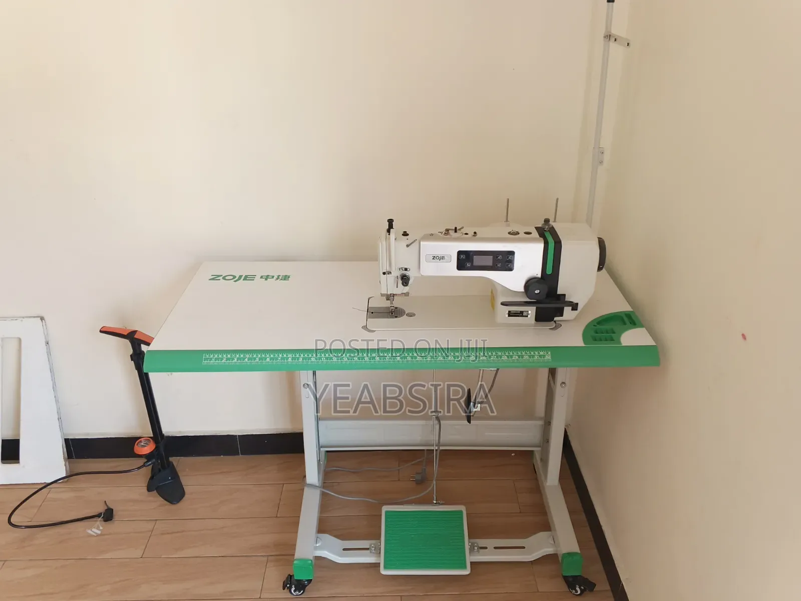 Brand New Zoje Sewing Machine - Never Used (Opened Box)