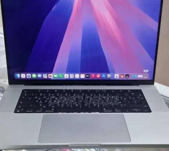 New Laptop Apple MacBook Pro 2021 M1 32GB Apple M1 Pro SSD 512GB