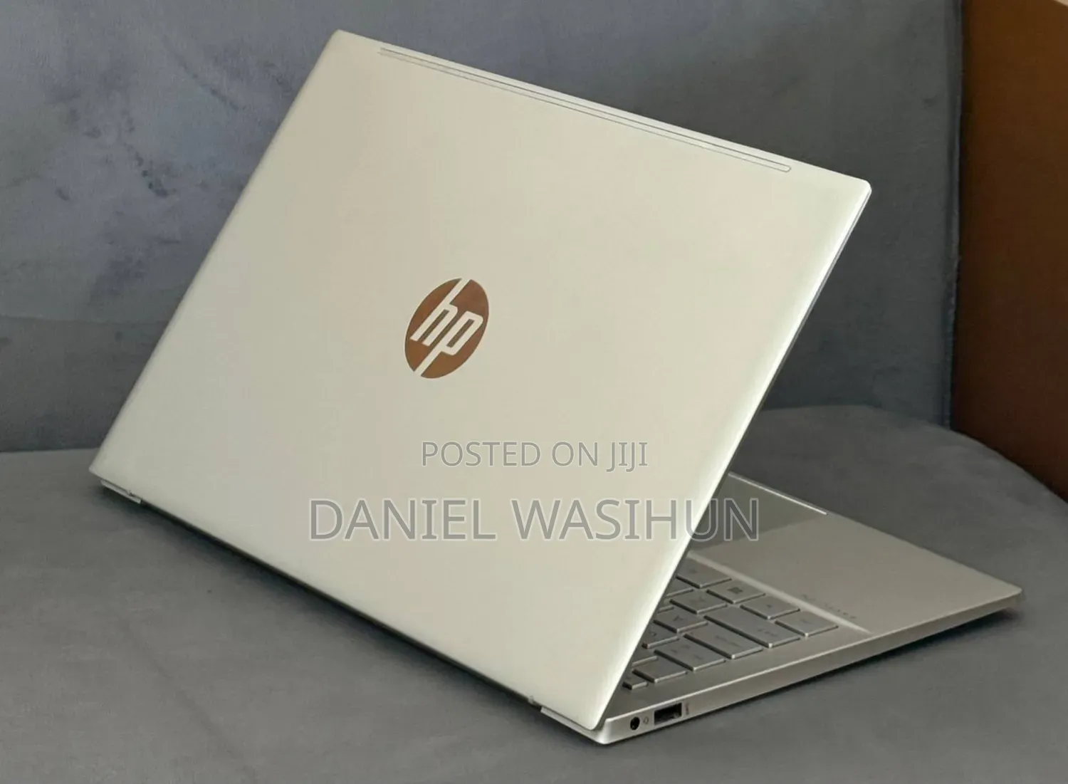 New Laptop HP Pavilion 14 8GB AMD Ryzen 5 SSD 512GB
