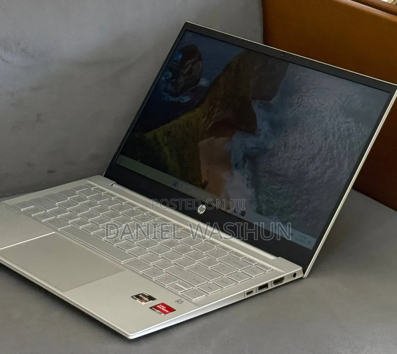 New Laptop HP Pavilion 14 8GB AMD Ryzen 5 SSD 512GB