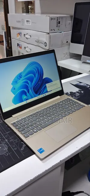 New Laptop Lenovo Ideapad 3 8GB Intel Core i3 SSD 256GB
