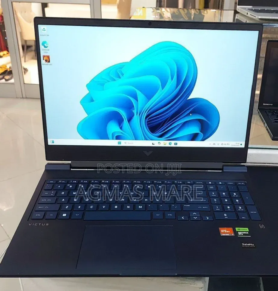 New Laptop HP Victus 16 8GB AMD Ryzen 7 SSD 1T