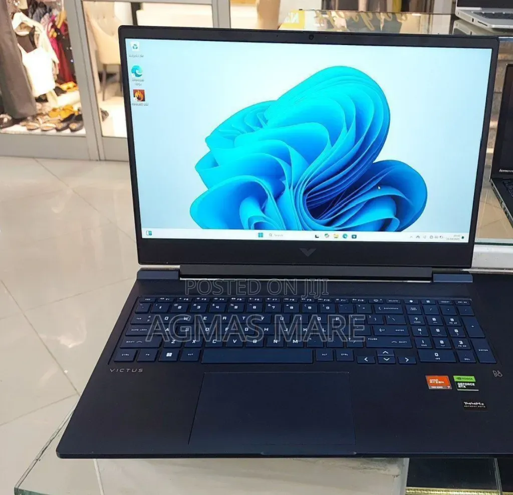 New Laptop HP Victus 16 8GB AMD Ryzen 7 SSD 1T