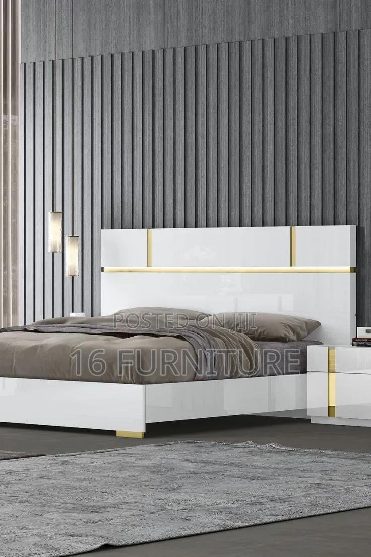 Crownline Bed
