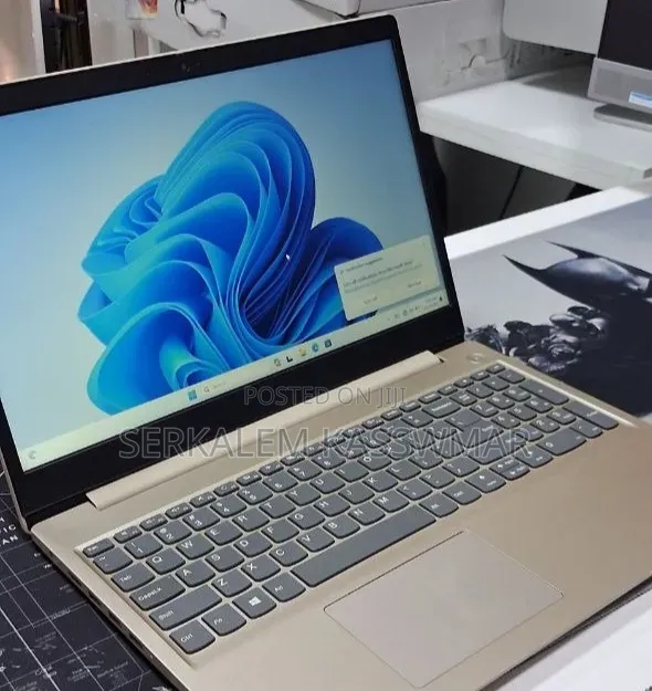 New Laptop Lenovo IdeaPad 1 8GB Intel Core 3 SSD 256GB