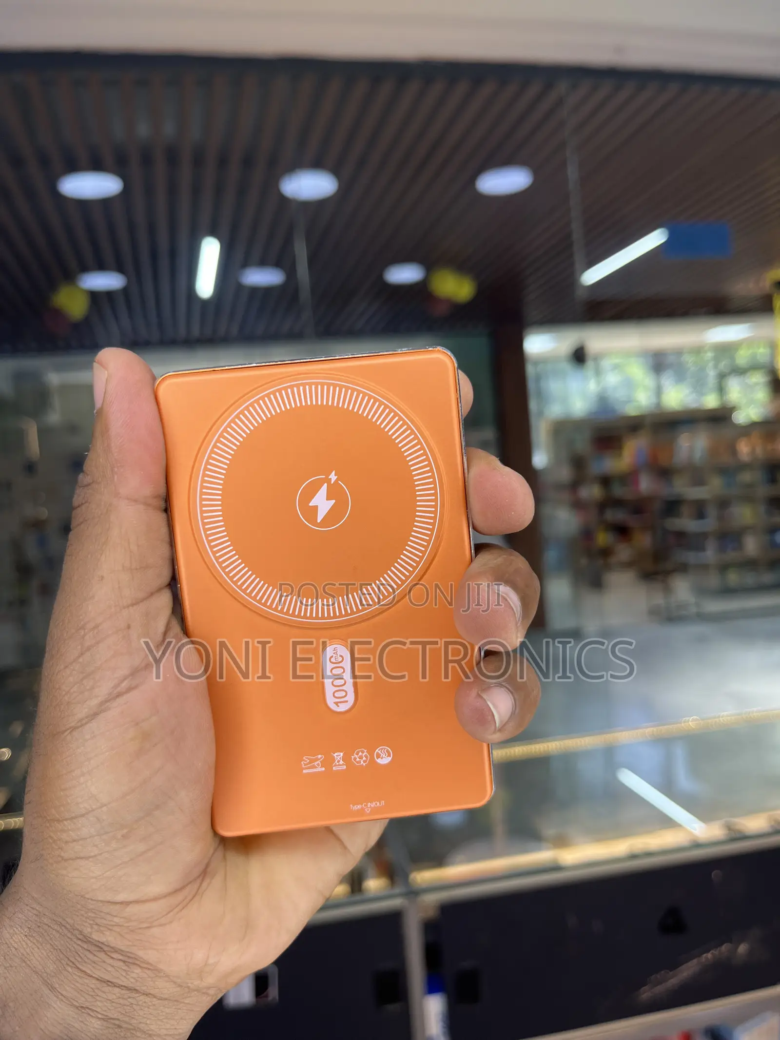 Rugga's RPE-12 Magnetic Wireless Power Bank