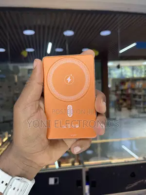 Rugga's RPE-12 Magnetic Wireless Power Bank