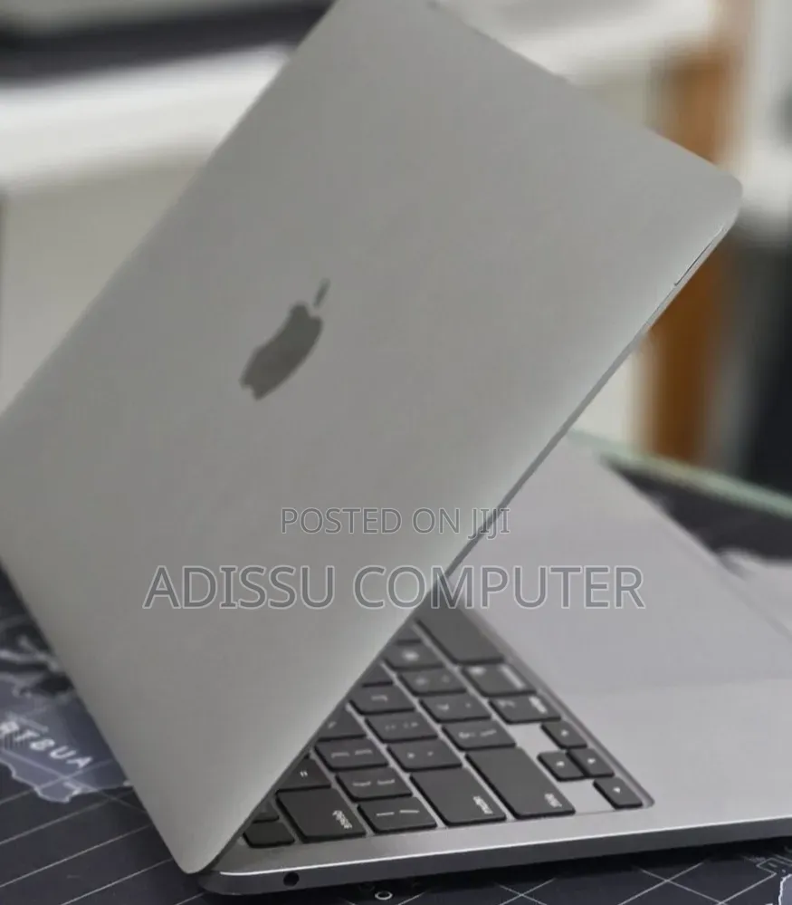 New Laptop Apple MacBook Pro 2020 8GB Apple M1 Pro SSD 512GB