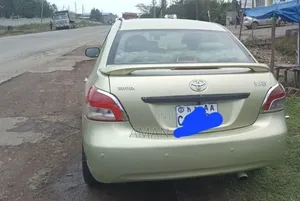 Toyota Yaris 2007 Gold