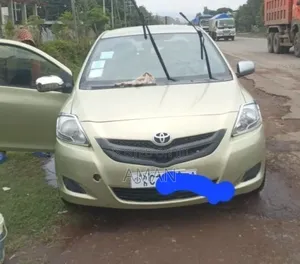 Toyota Yaris 2007 Gold