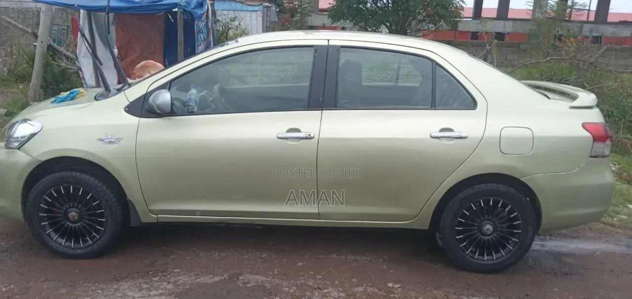 Toyota Yaris 2007 Gold