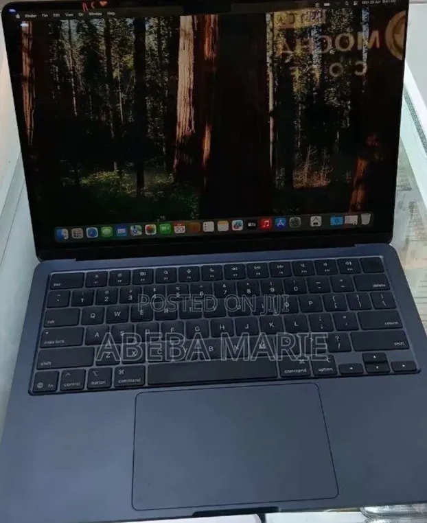 New Laptop Apple MacBook Air 2025 M4 16GB Apple M4 SSD 256GB