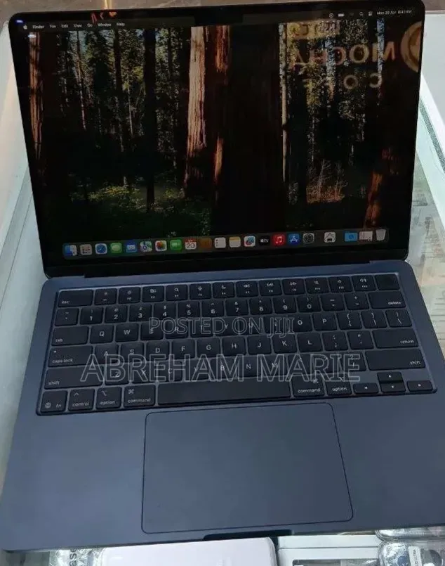 New Laptop Apple MacBook Air 2025 M4 16GB Apple M4 SSD 256GB