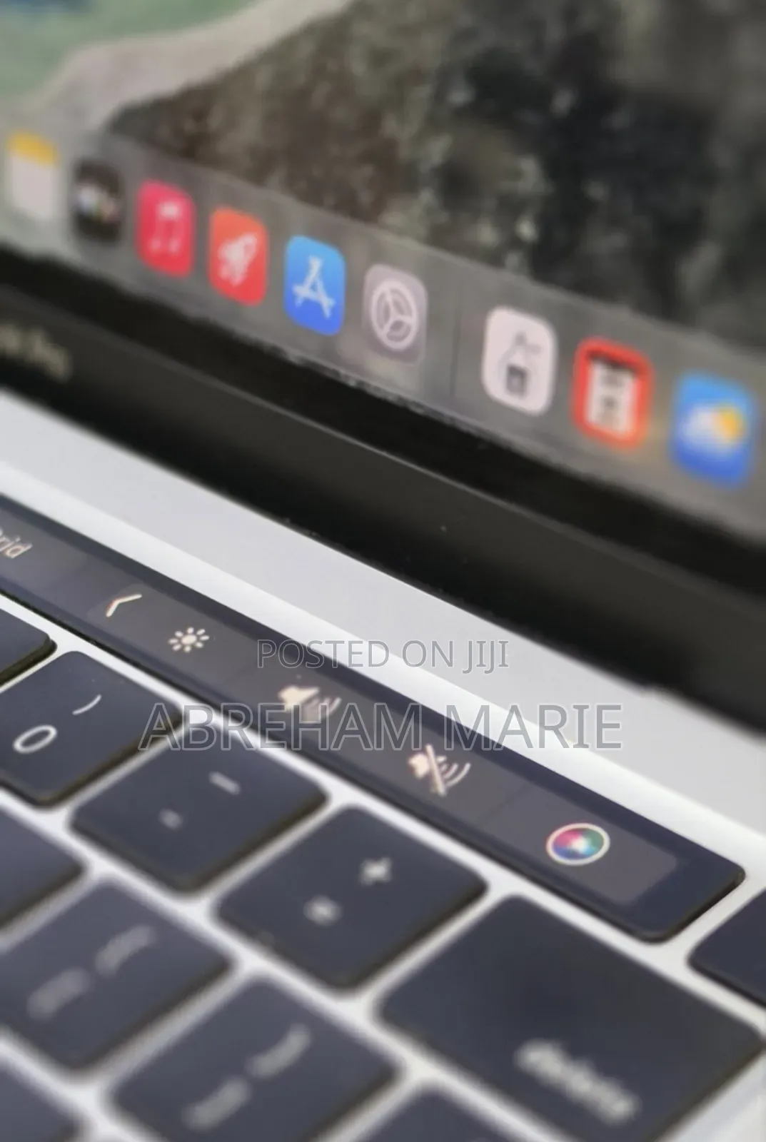 New Laptop Apple MacBook Pro 2020 32GB Intel Core i7 SSD 512GB