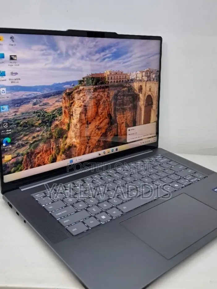 New Laptop Lenovo Yoga 11e 32GB Intel Core Ultra 7 SSD 1T