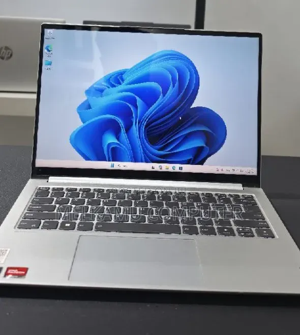 New Laptop Lenovo IdeaPad Flex 14 16GB AMD Ryzen 7 SSD 512GB