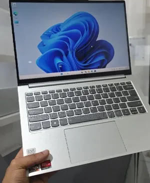 New Laptop Lenovo IdeaPad Flex 14 16GB AMD Ryzen 7 SSD 512GB