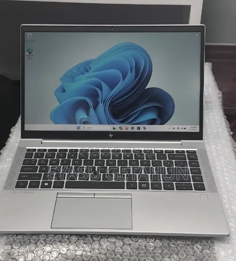 New Laptop HP EliteBook 840 G8 16GB AMD Ryzen 5 SSD 512GB