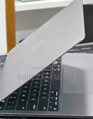 New Laptop Apple MacBook Pro 2022 M2 16GB Intel Core M2 SSD 256GB