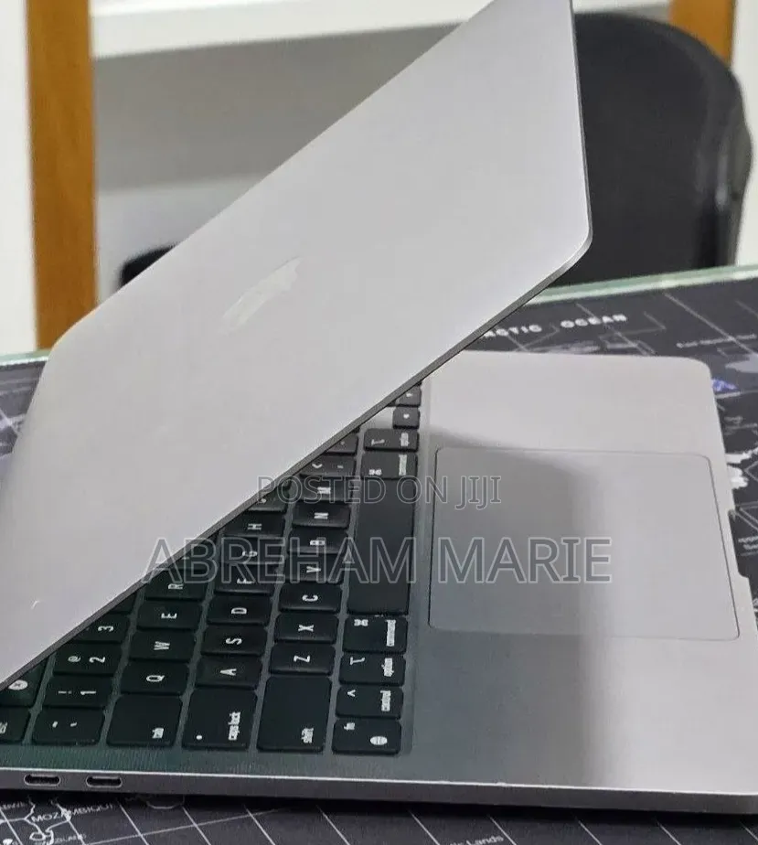 New Laptop Apple MacBook Pro 2022 M2 16GB Intel Core M2 SSD 256GB