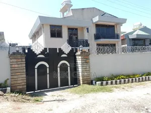 5bdrm Townhouse/Terrace in ሲኤምሲ, Bole for sale