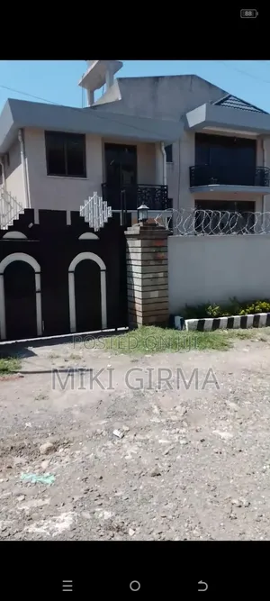 5bdrm Townhouse/Terrace in ሲኤምሲ, Bole for sale