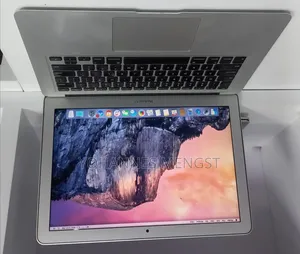 New Laptop Apple MacBook Air 2017 8GB Intel Core i7 SSD 128GB