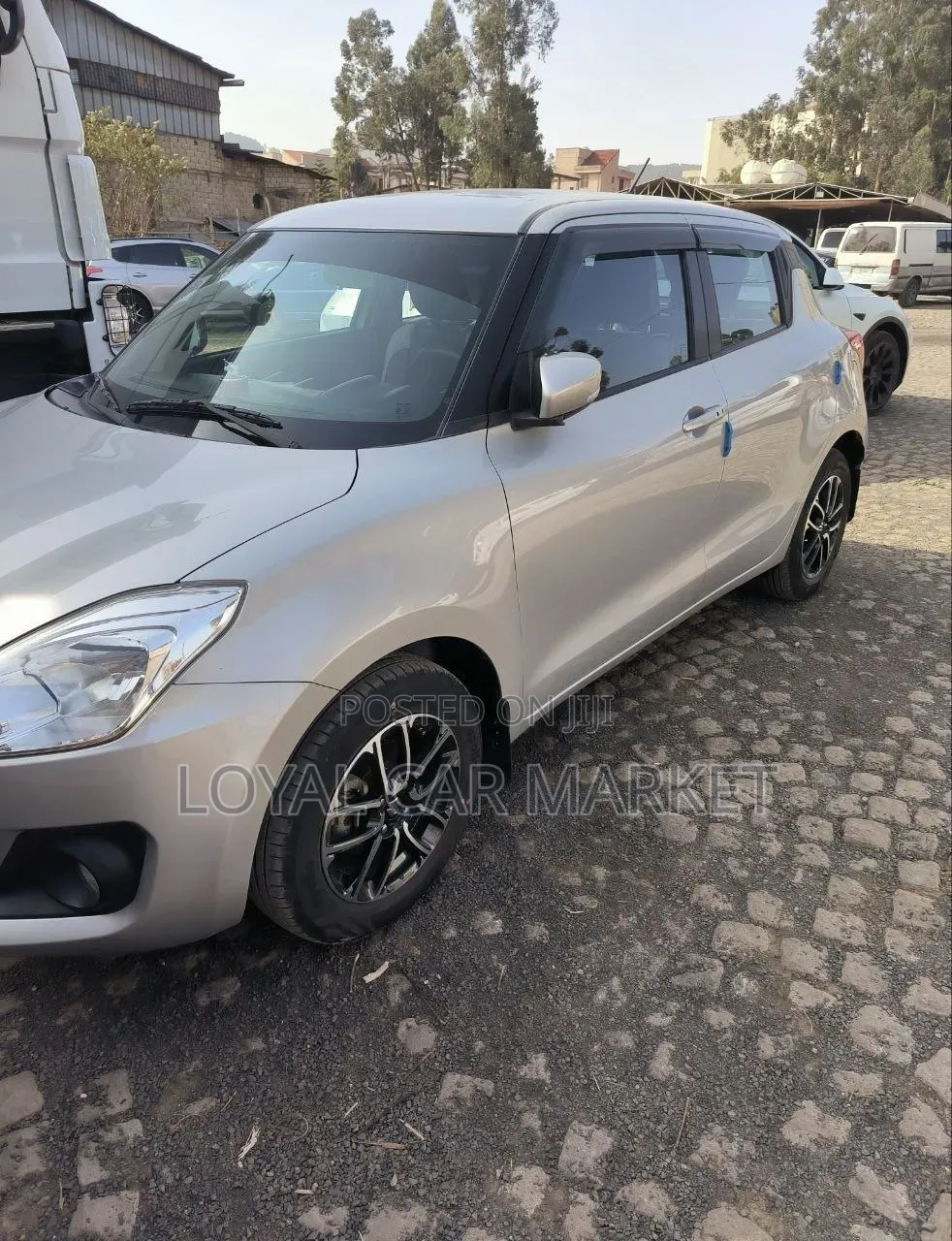 Suzuki Swift 2022 Silver
