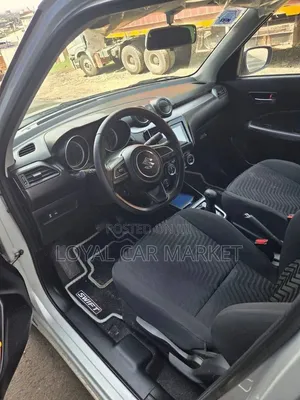 Suzuki Swift 2022 Silver