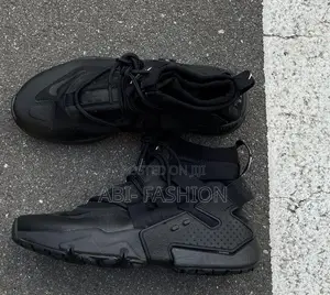 Nike Air Huarache Gripp “Triple Black”