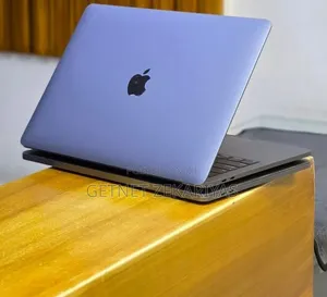 New Laptop Apple MacBook Pro 2019 16GB Intel Core i7 SSD 512GB