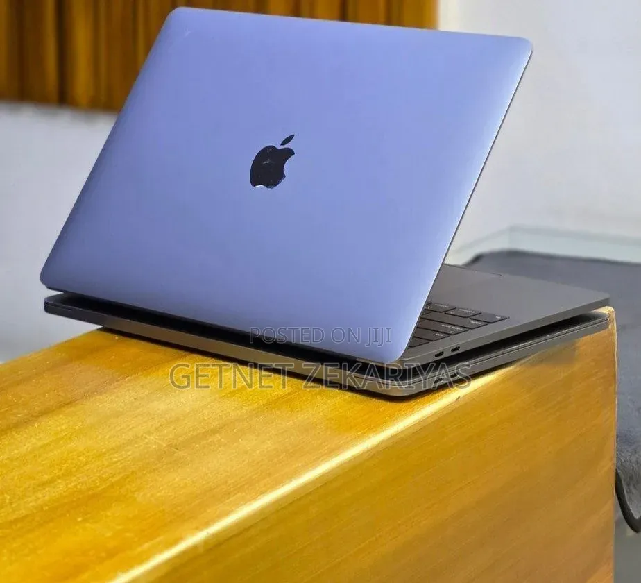 New Laptop Apple MacBook Pro 2019 16GB Intel Core i7 SSD 512GB