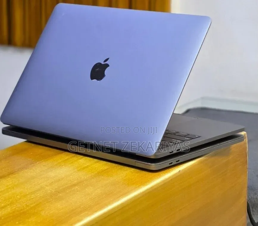 New Laptop Apple MacBook Pro 2019 16GB Intel Core i7 SSD 512GB
