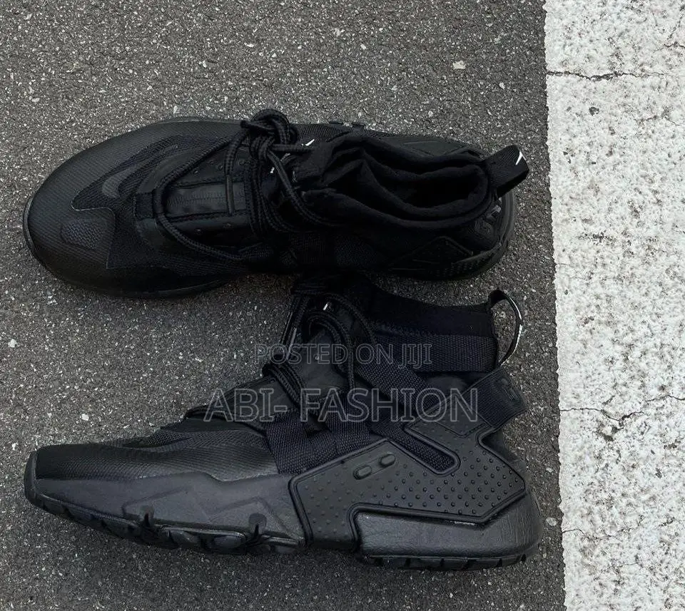 Nike Air Huarache Gripp “Triple Black”