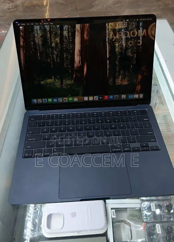 New Laptop Apple MacBook 16GB SSD 256GB