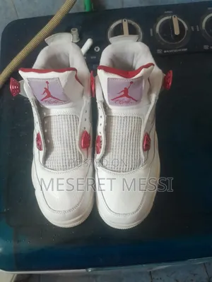 Jordan4 Shose