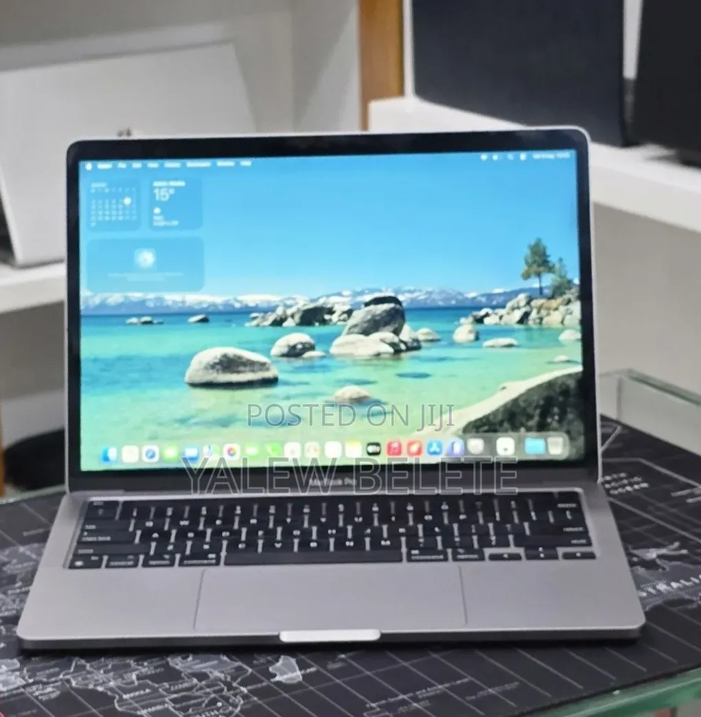New Laptop Apple MacBook Pro 2022 M2 16GB Apple M2 SSD 256GB