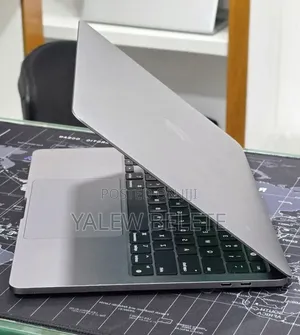 New Laptop Apple MacBook Pro 2022 M2 16GB Apple M2 SSD 256GB