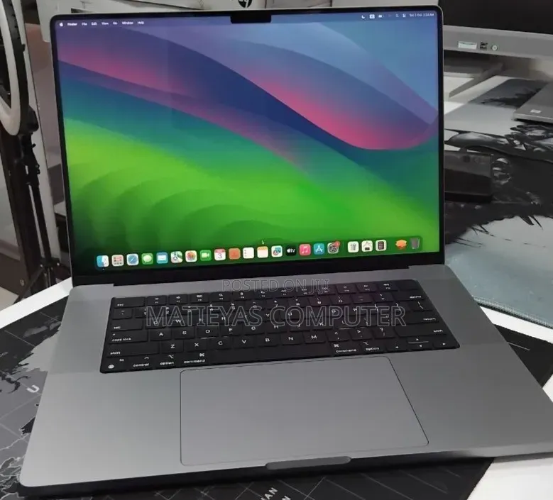 New Laptop Apple MacBook Pro 2021 M1 32GB Apple M1 Max SSD 1T