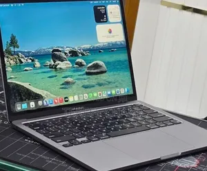 New Laptop Apple MacBook Pro 2022 M2 16GB Apple M2 SSD 256GB