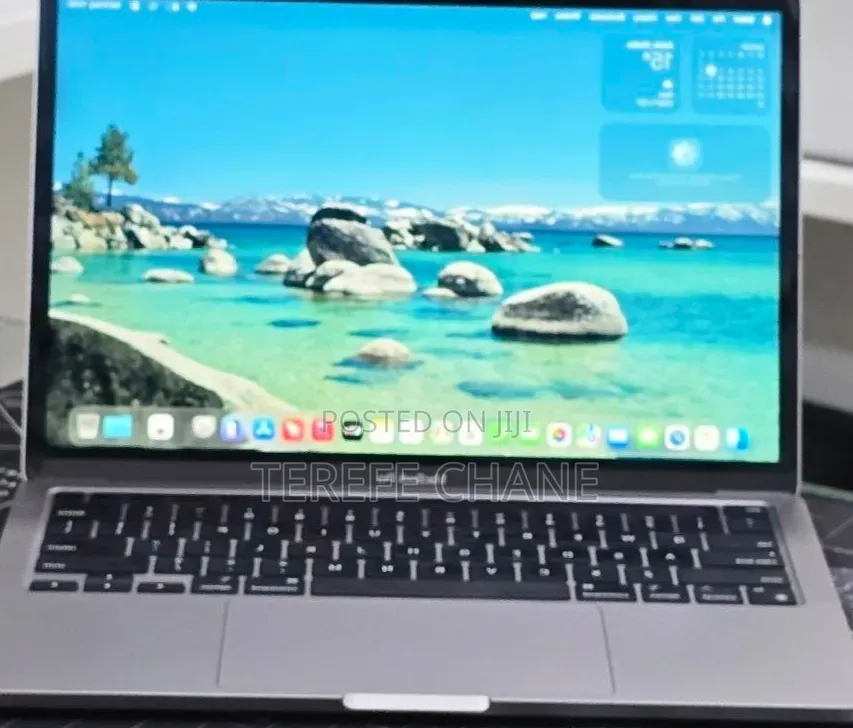 New Laptop Apple MacBook Pro 2022 M2 16GB Apple M2 SSD 256GB