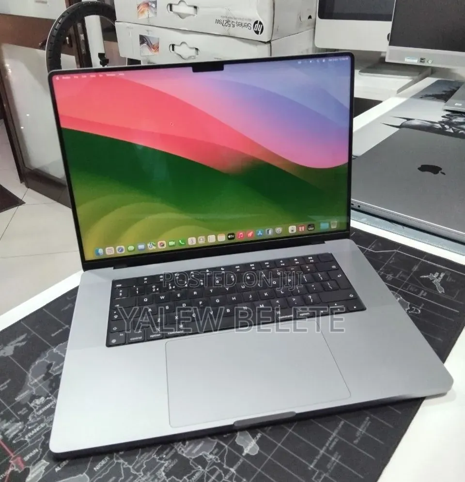 New Laptop Apple MacBook Pro 16GB Apple M4 SSD 512GB